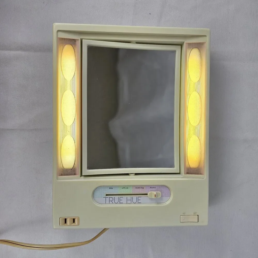 TRUE HUE LIGHTED MAKE-UP MIRROR DUAL SIDED MAGNIFYING. 4 SETTINGS‎ /OUTLET